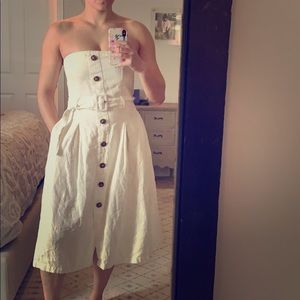 Strapless linen dress with buttons AND pockets